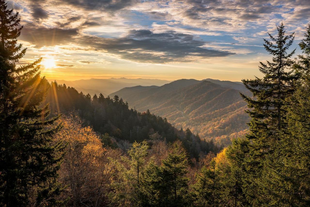 Above Ole Smokys Clouds Villa Gatlinburg Exterior photo